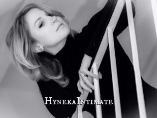 HynekaIntimate