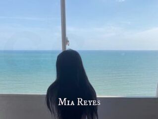 Mia_Reyes