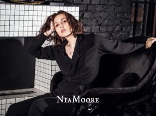 NiaMoore Gratis Clip